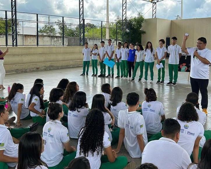 Dia nacional de combate ao bullying e à violência na escola - Colégio Santa  Helena