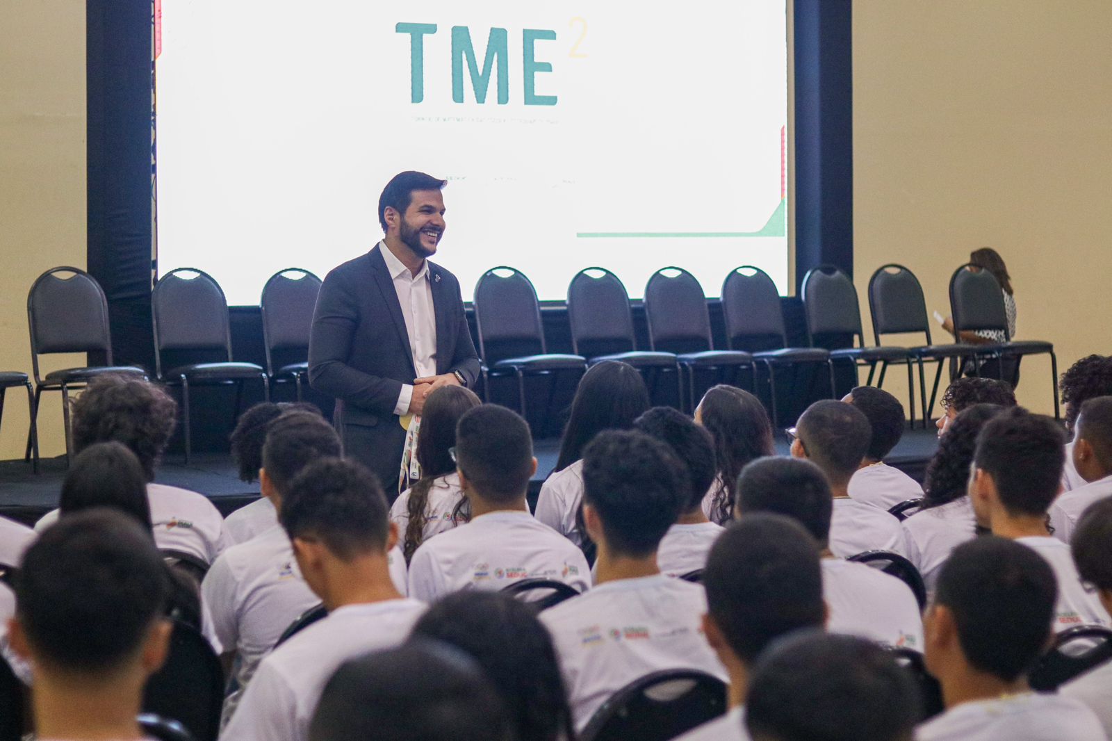 Rafael anuncia bolsa de R$ 300 para 193 estudantes medalhistas de  matemática – Portal Ponto X