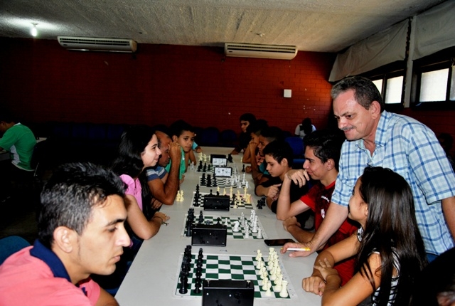 Campeão de xadrez, aluno da rede estadual representa o as no  Sul-Americano Escolar, no Chile - Rádio e TV Encontro das Águas