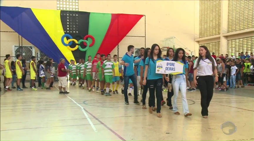 Jogos Interclasses da Escola Pelúsio Correia movimentam comunidade escolar